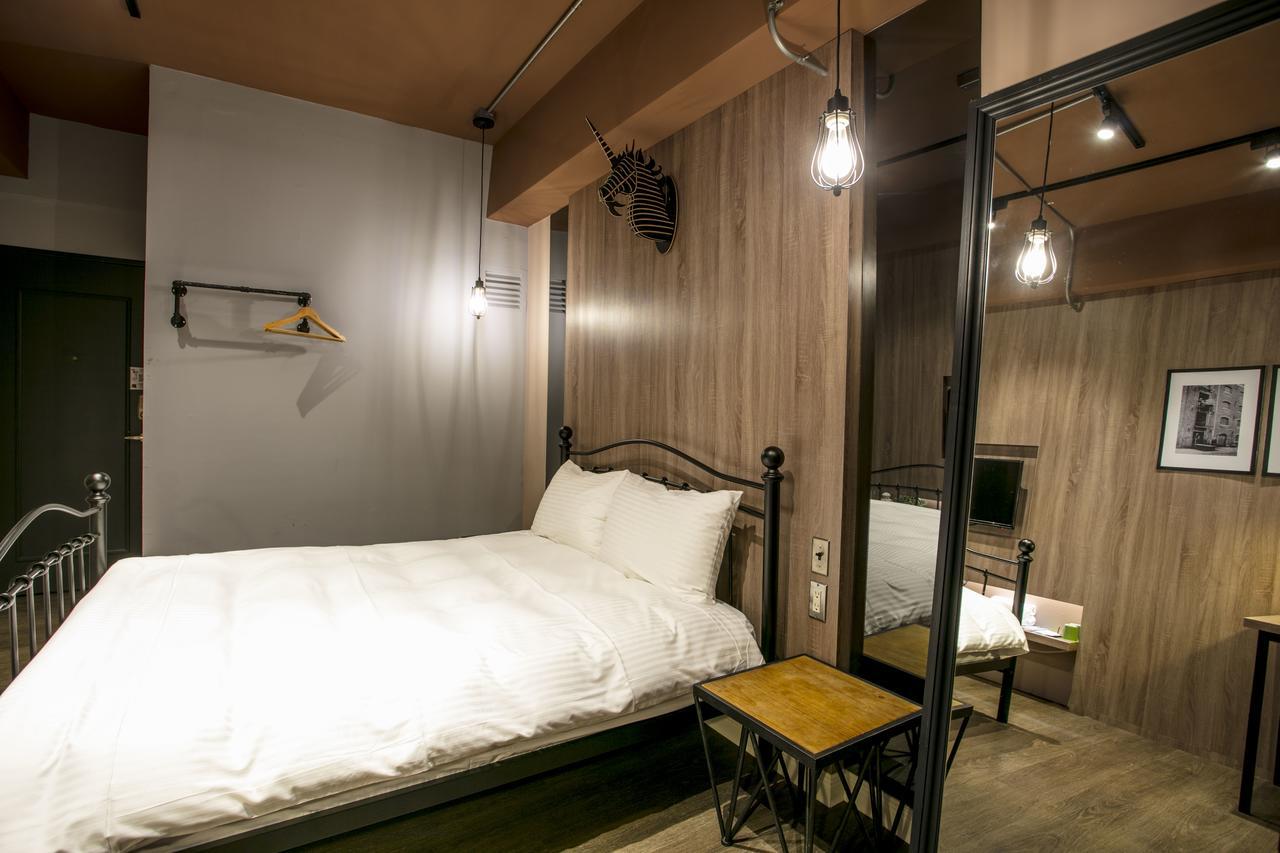 Loft Hostel Fengjia Taichung Extérieur photo
