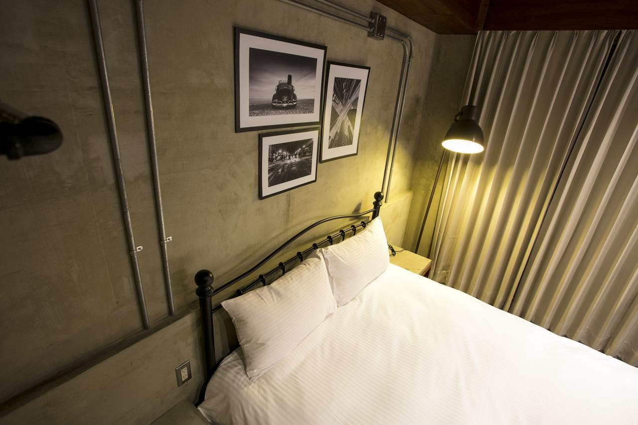 Loft Hostel Fengjia Taichung Extérieur photo