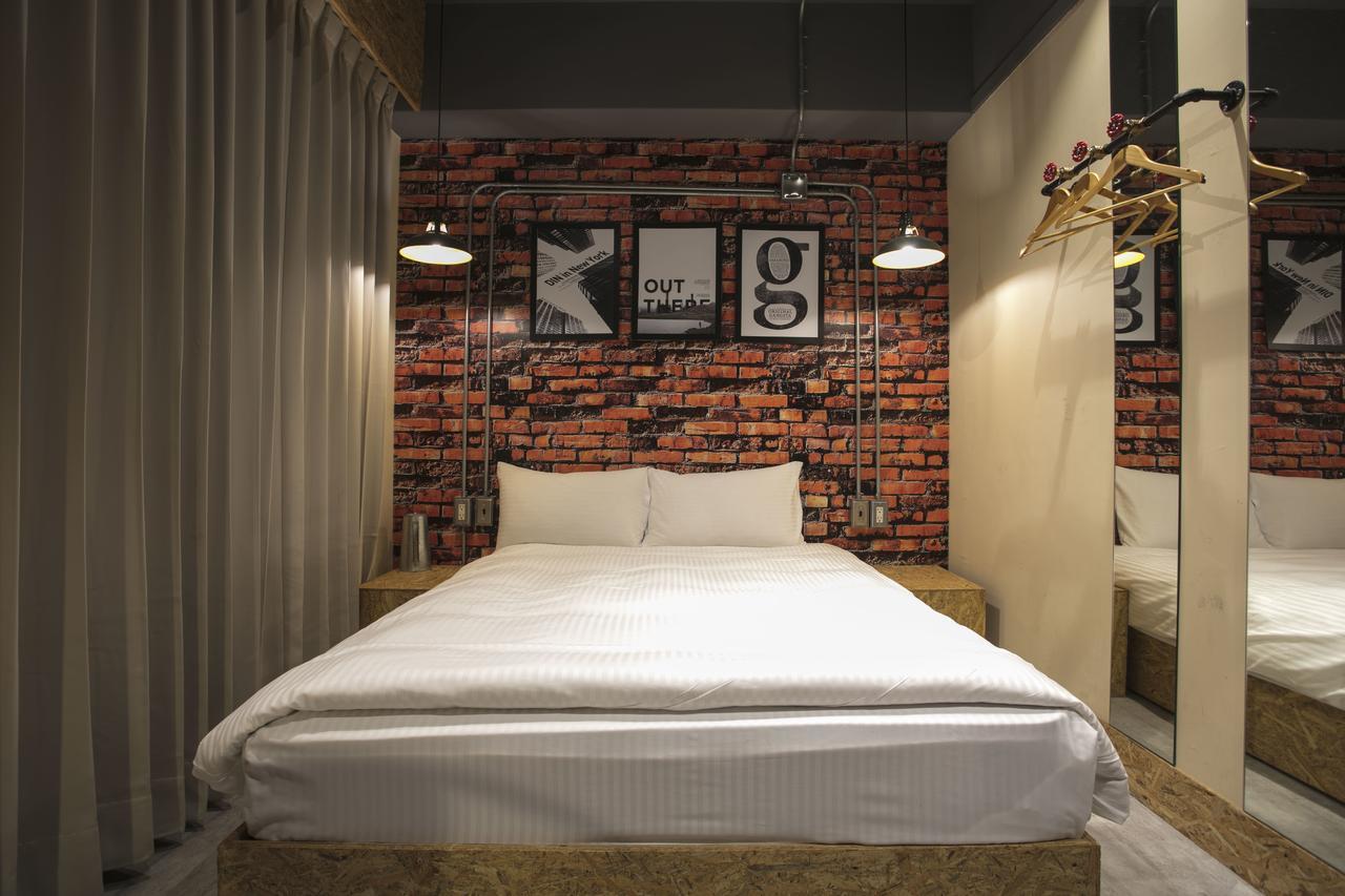 Loft Hostel Fengjia Taichung Extérieur photo