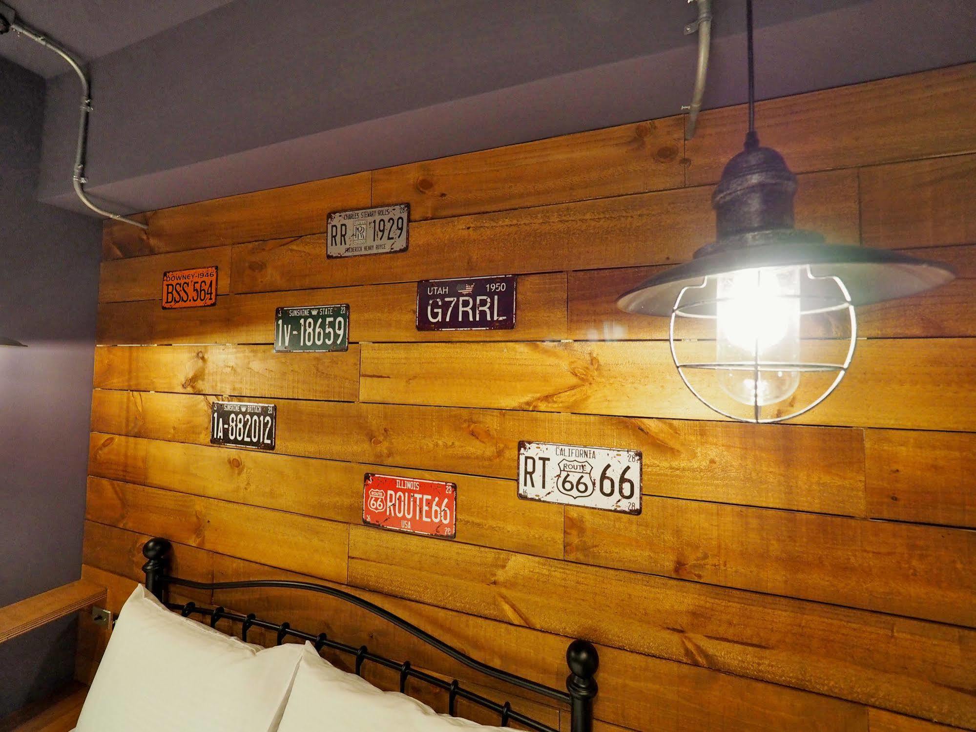 Loft Hostel Fengjia Taichung Extérieur photo